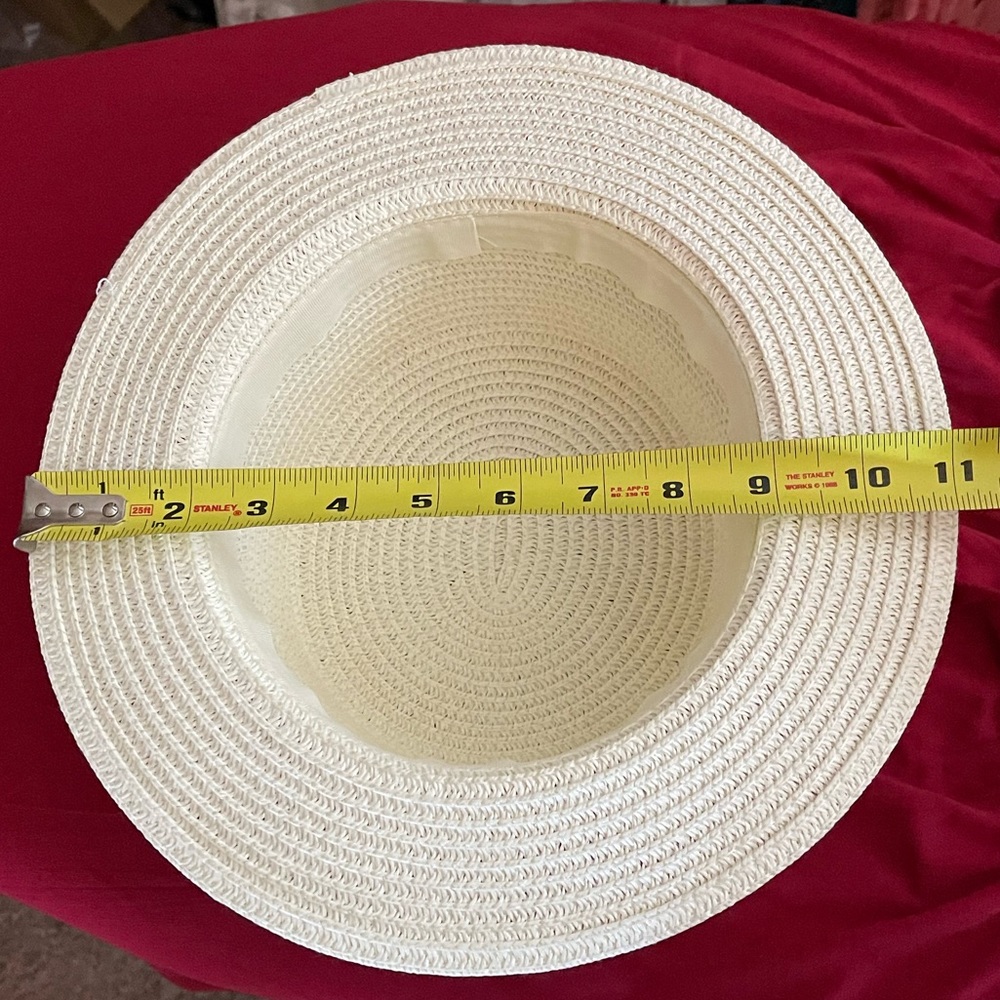 White Hat With Red & Blue Band. Gold Pearl & Dazzle Bee Broach On Side - Picture 5 of 7